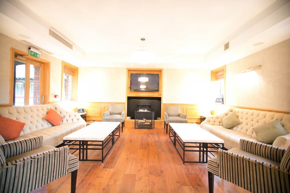 Фото The Pillar Hotel