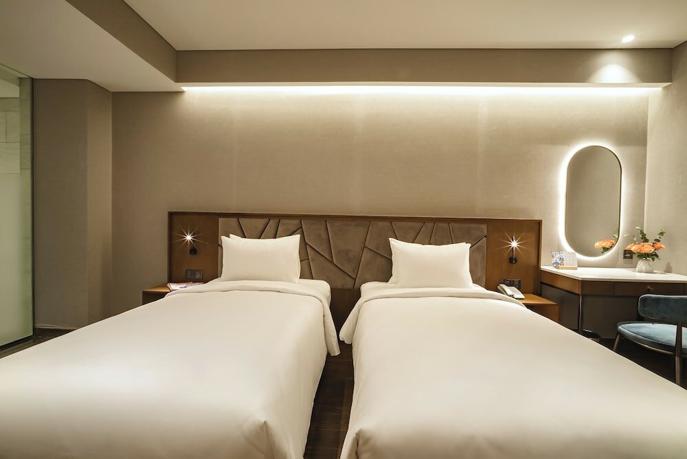 Фото Nhat Ha Lavish Hotel