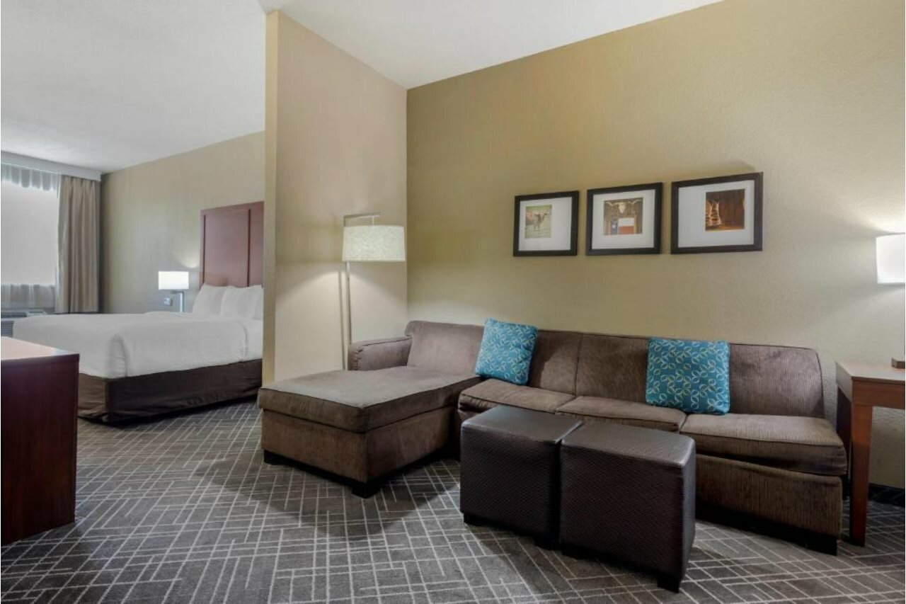 Фото Comfort Suites Waco North - Near University Area