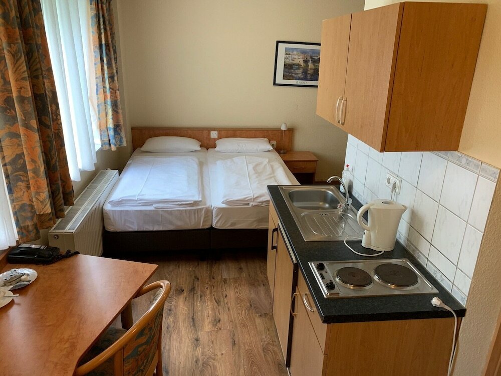 Фото Hotel Am Kurfuerstenplatz - Messe