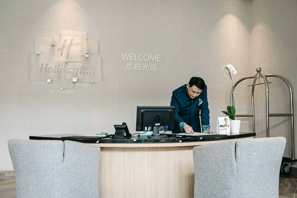 Фото Holiday Inn & Suites Jakarta Gajah Mada, an Ihg Hotel