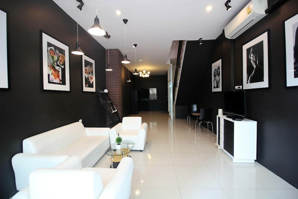 Фото The Artist House