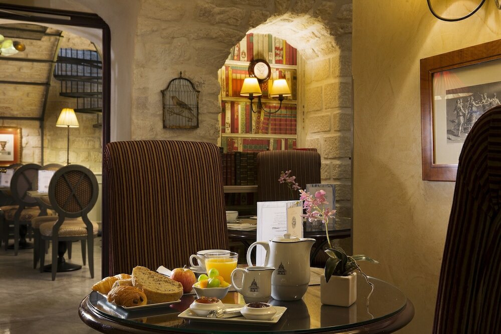 Фото Hôtel des Grands Hommes