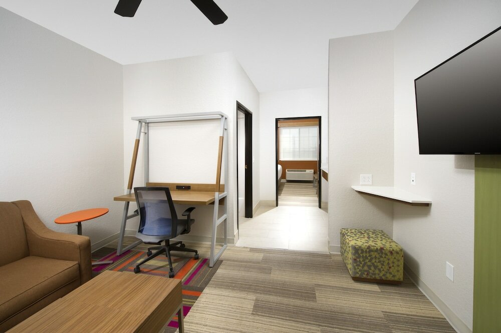 Фото Holiday Inn Express & Suites San Antonio-Dtwn Market Area, an Ihg Hotel