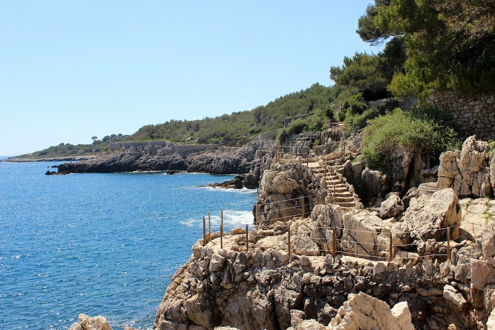 Фото Golden Tulip Cannes Hotel De Paris