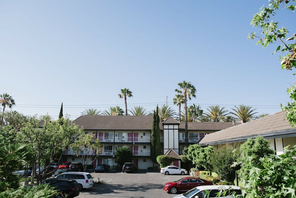 Фото Alamo Inn & Suites