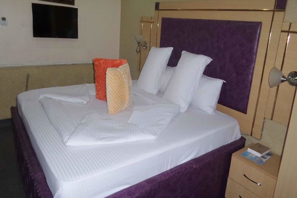 Фото De Heavens Royale Hotel & Towers