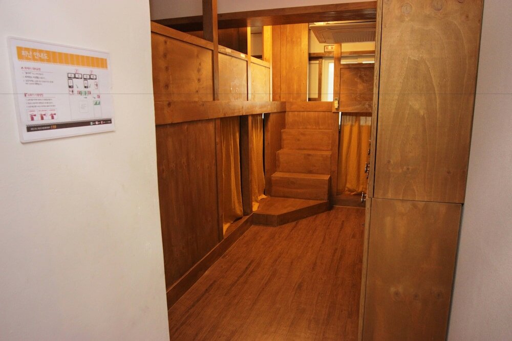 Фото Urban Art Stay - Hostel