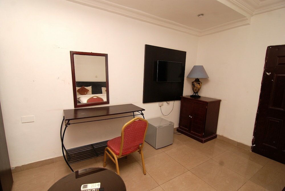 Фото Silverland Hotel and Suites