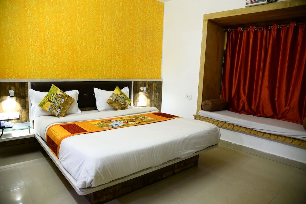 Фото Hotel Marina Mahal