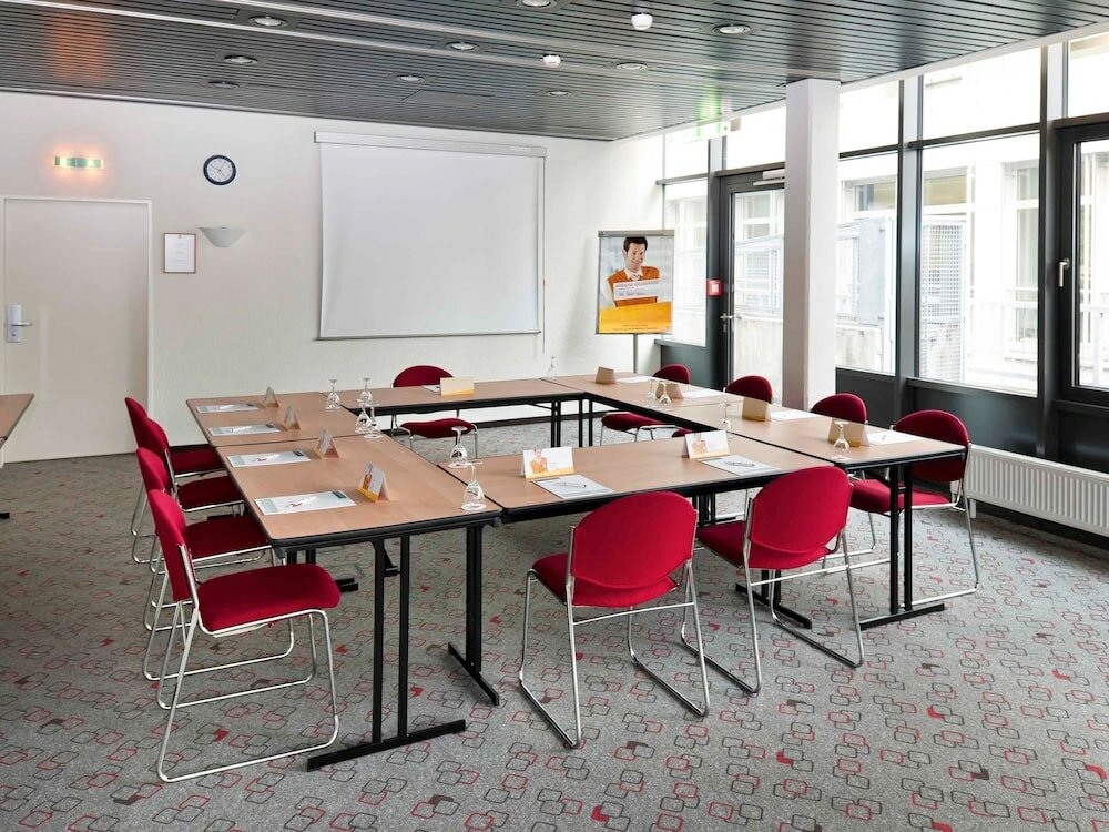 Фото Ibis Augsburg Hauptbahnhof