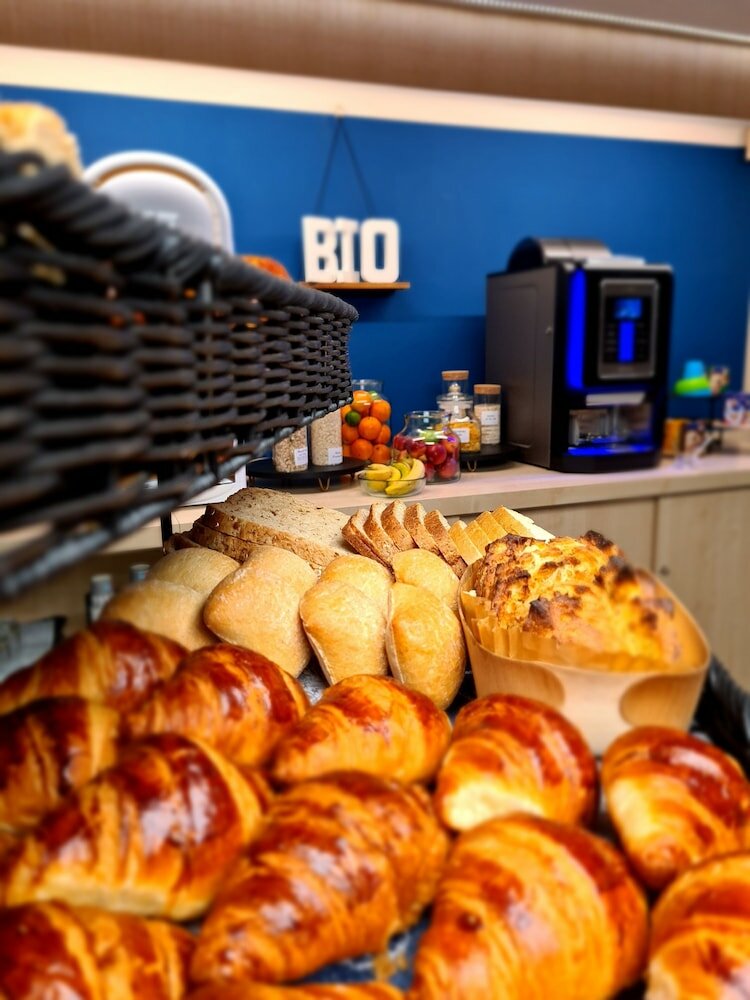 Фото Hotel  Amiraute