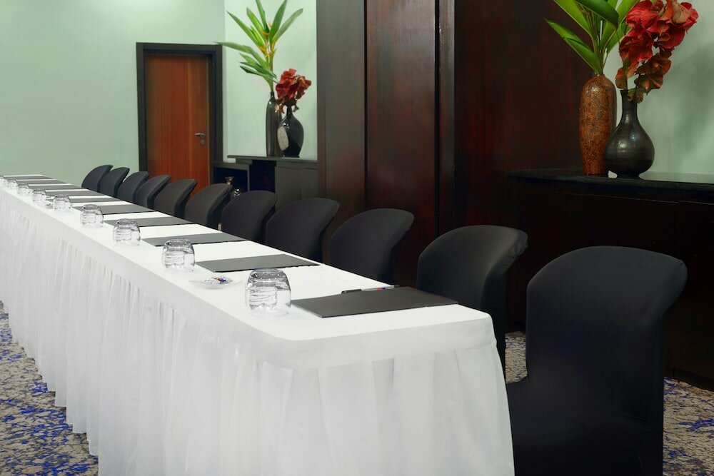 Фото Mövenpick Hotel Ikoyi Lagos