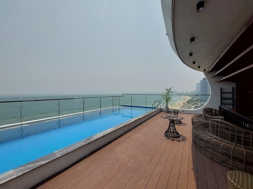 Фото De L'amour Hotel