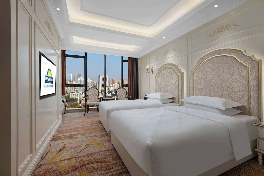 Фото Days Inn by Wyndham Chongqing Jiulongpo