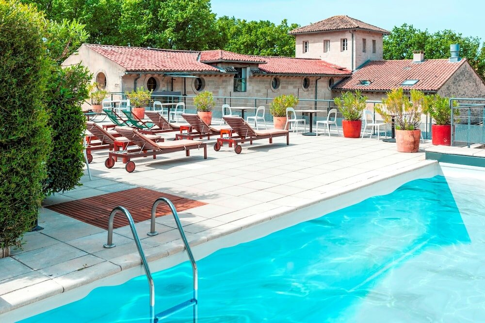 Фото Hôtel Cloître Saint Louis