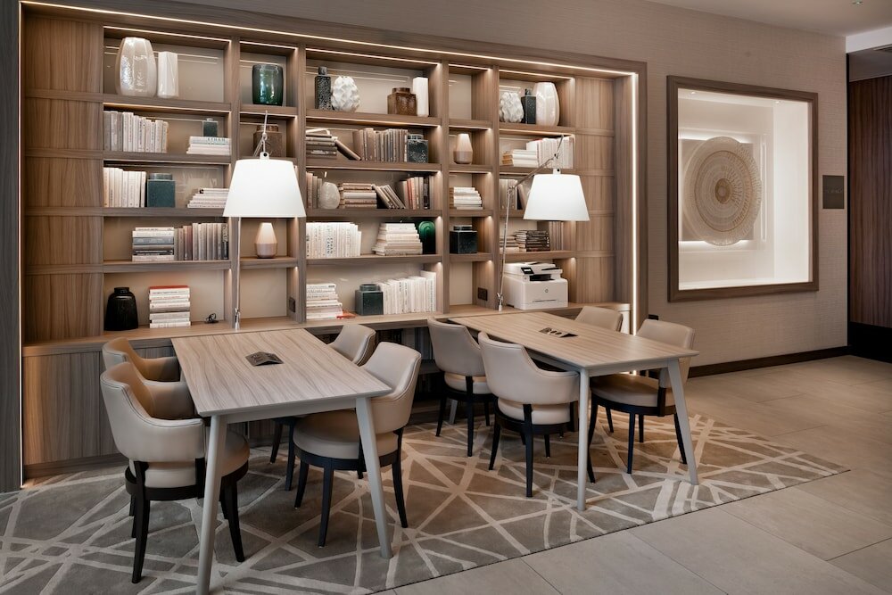 Фото Ac Hotel by Marriott Manchester City Centre