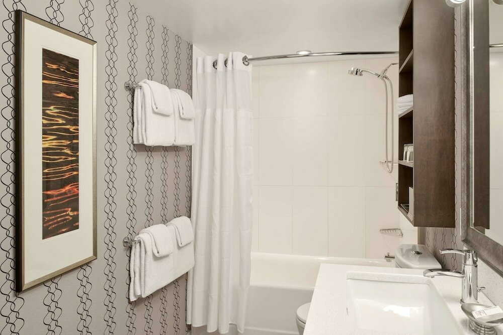 Фото Residence Inn Vancouver Downtown