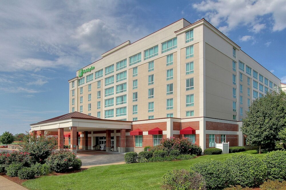Фото Holiday Inn University Plaza-Bowling Green, an Ihg Hotel