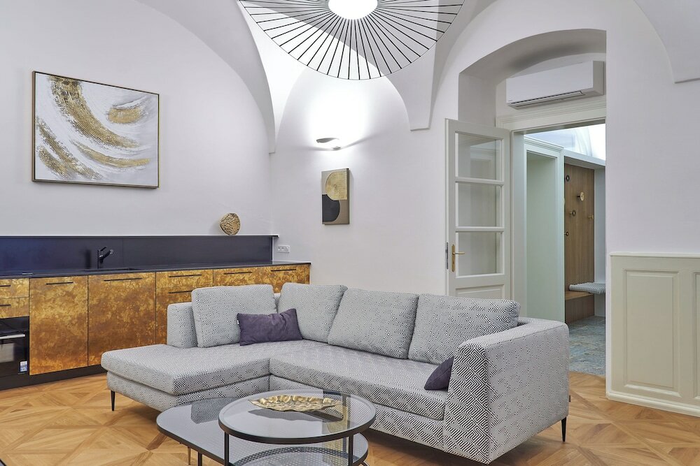 Фото Hotel U Tri Pstrosu