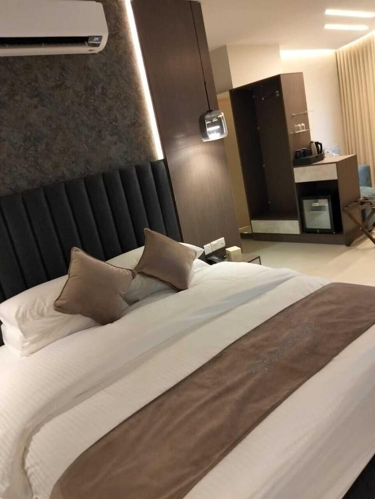 Фото Captain's Hotel