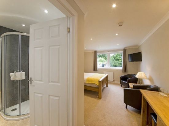 Фото Falls of Lora Hotel