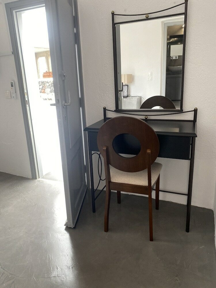 Фото Aqua Serenity Luxury Suites - Adults Only