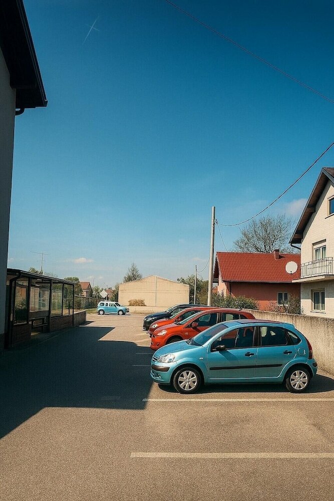 Фото Отель London Rooms Zagreb Airport