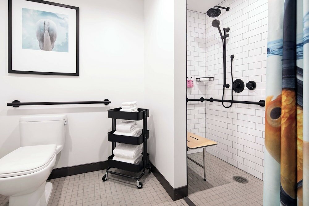 Фото Moxy Louisville Downtown