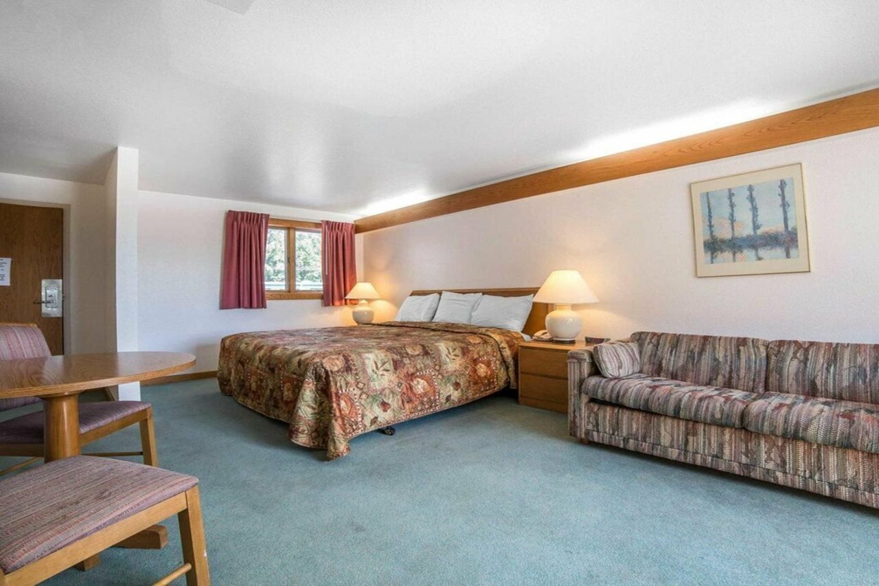 Фото Rodeway Inn Billings Logan Intl Airport, Near St. Vincent Hospital