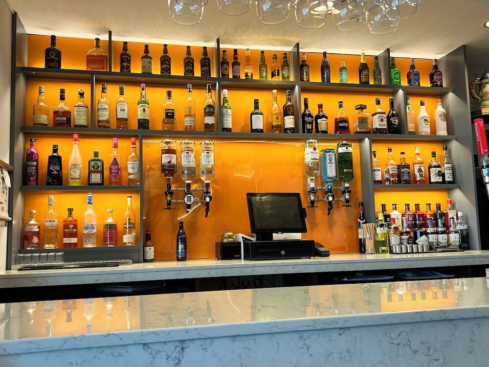 Фото Cove Bay Hotel