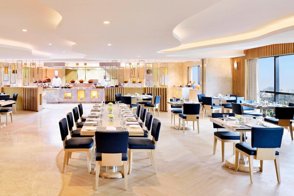 Фото Courtyard by Marriott Bengaluru Hebbal