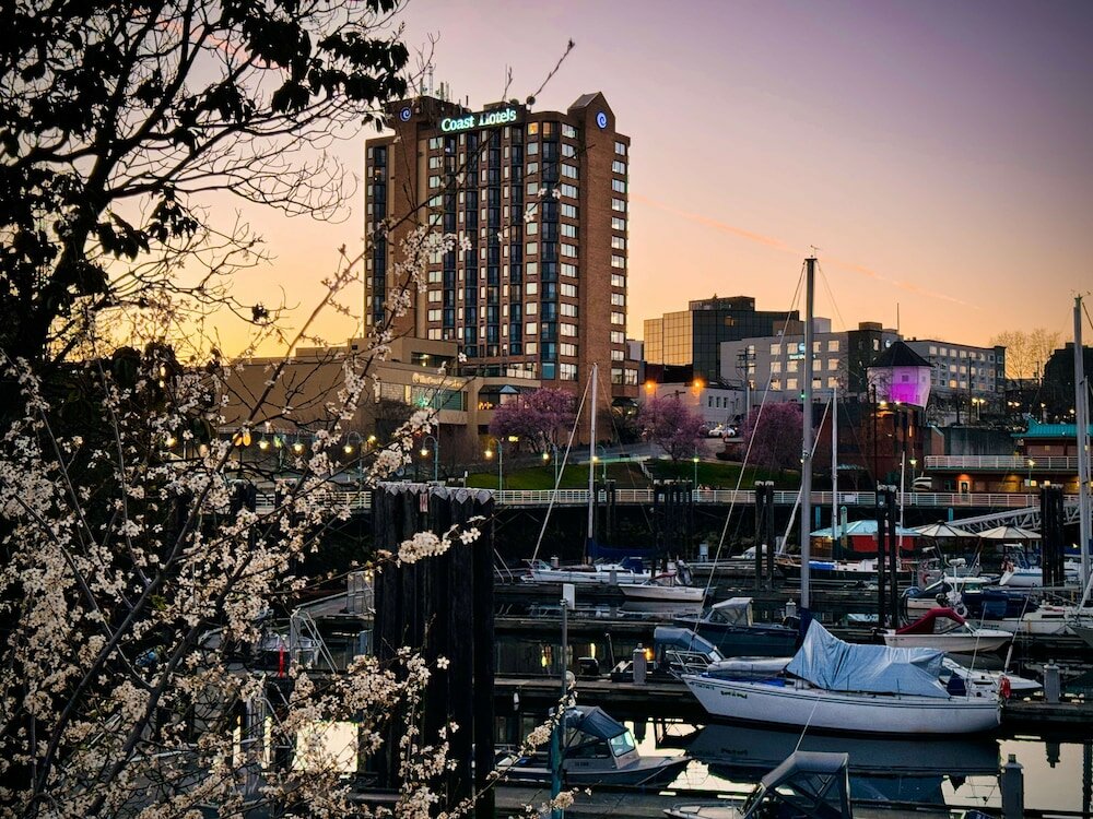 Фото Coast Bastion Hotel