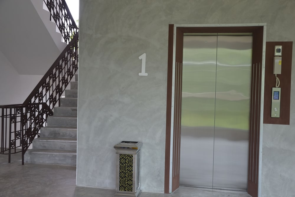 Фото Southgate Residence Hotel