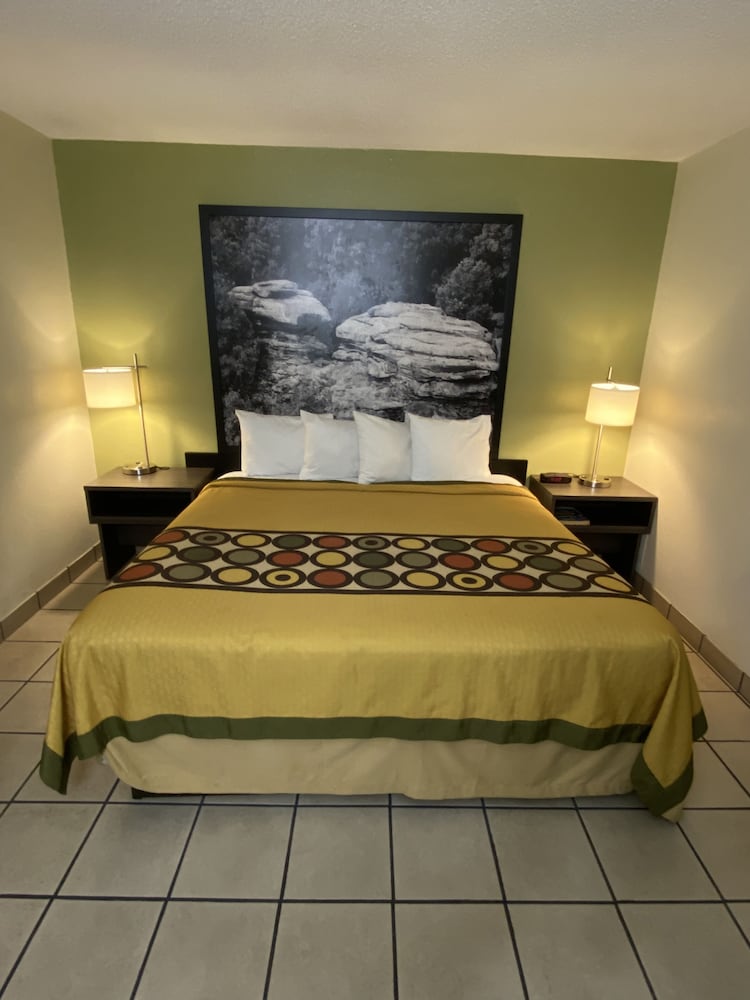 Фото Super 8 by Wyndham Metropolis