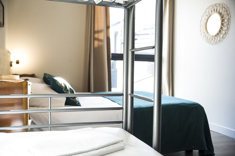 Фото Georges Hostel & Café