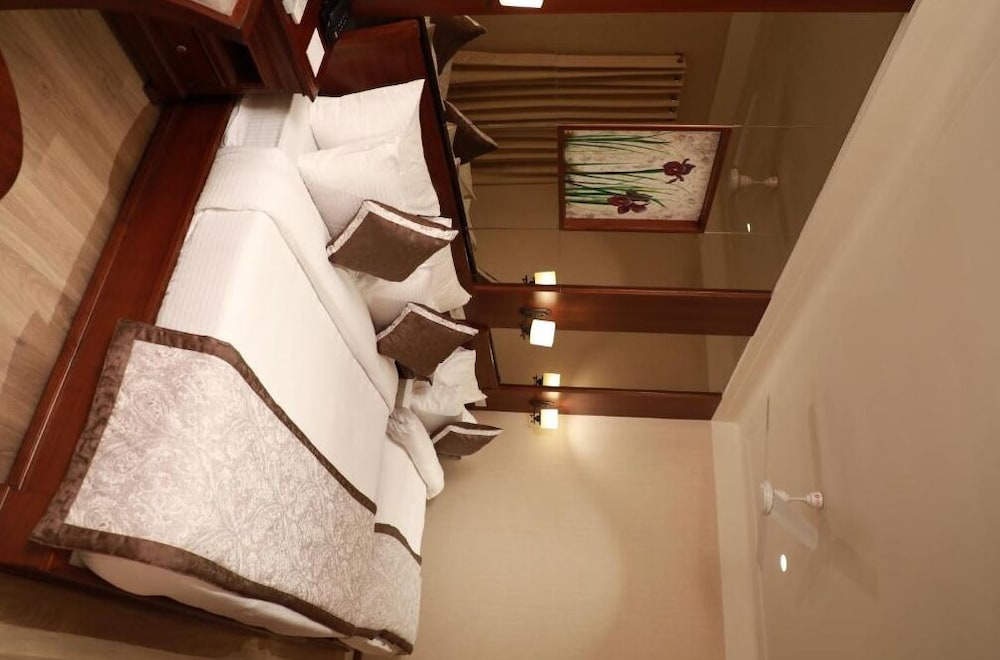 Фото Hotel Golden Tower