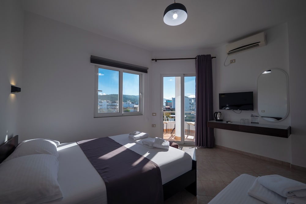 Фото Hotel Mariksel