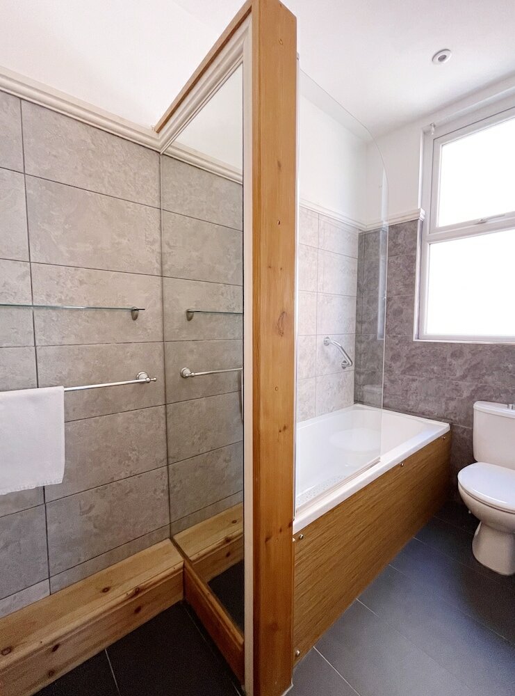 Фото Dukes Folly Hotel