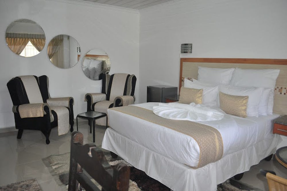 Фото Crown Guest Lodge