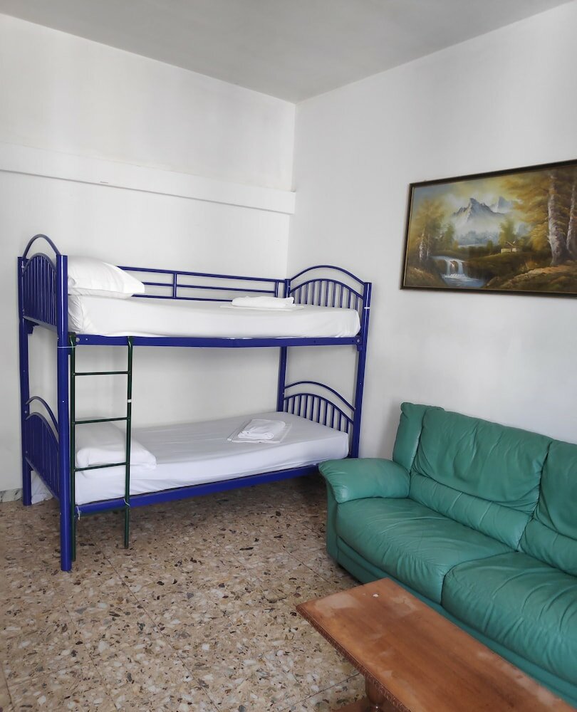 Фото Two Ducks Hostel