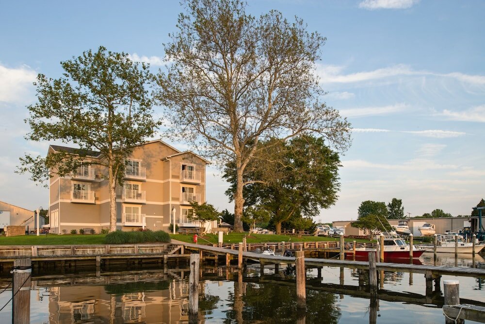 Фото Anchored Inn at Hidden Harbour Marina