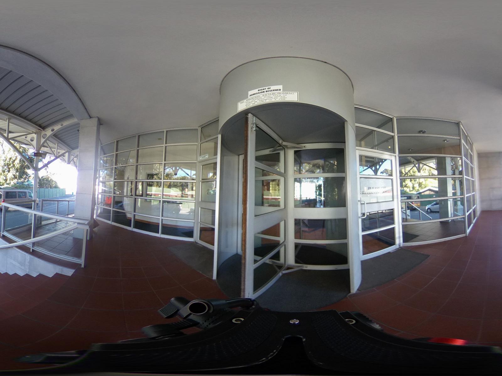 Фото Ocean Breeze Hotel