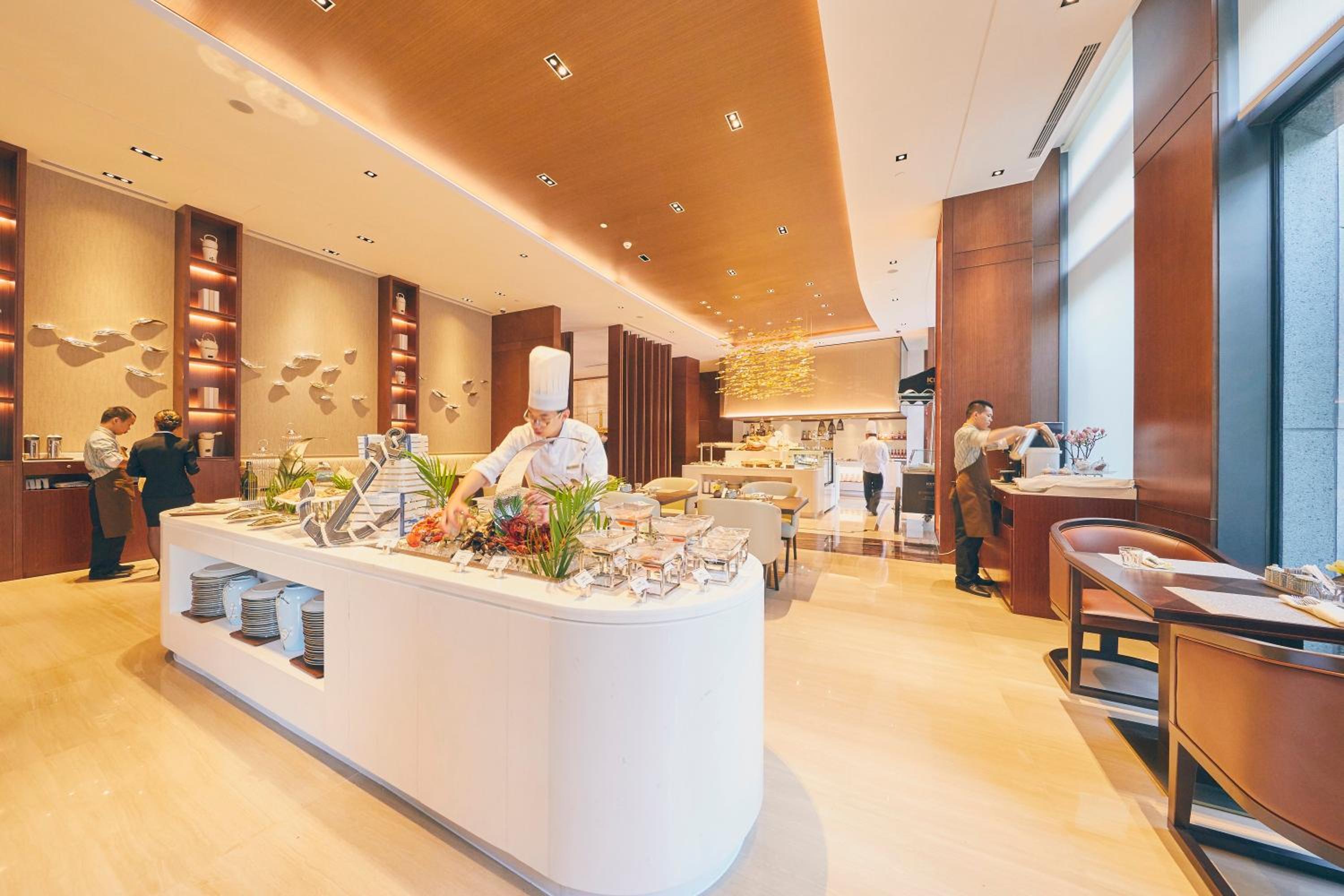 Фото LJZ Supreme Tower Hotel