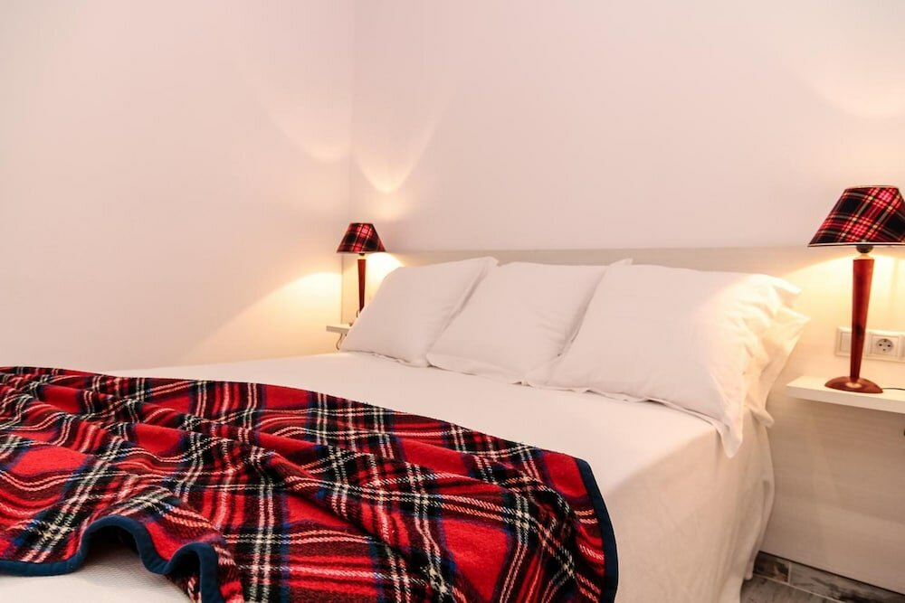 Фото The 8 Rooms House