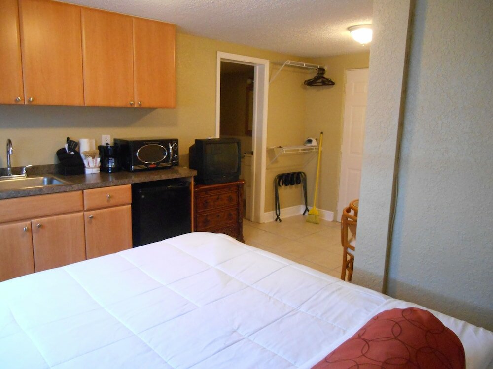 Фото The Bayside Inn & Marina