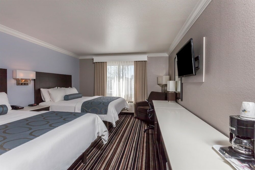 Фото Best Western Plus Diamond Valley Inn