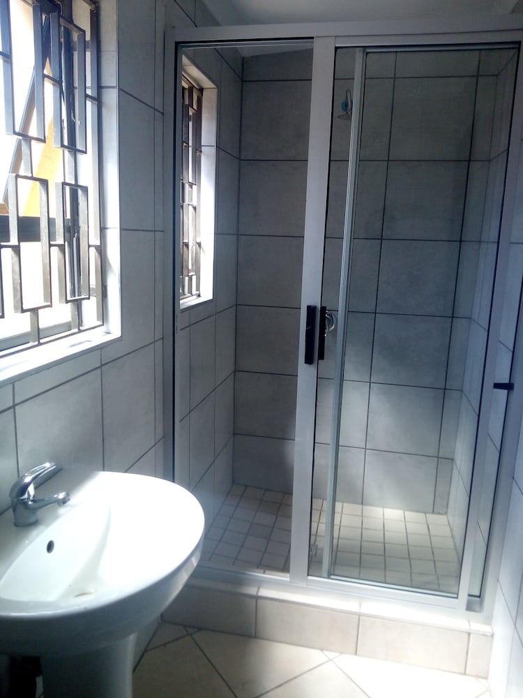 Фото Grace and Gift Guesthouse