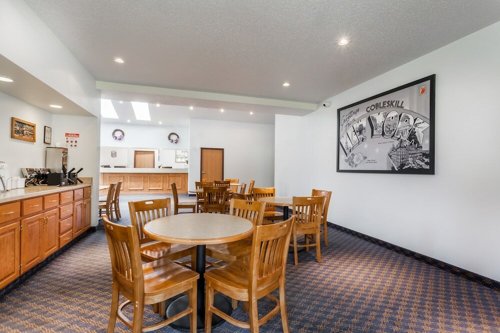 Фото Super 8 by Wyndham Cobleskill Ny