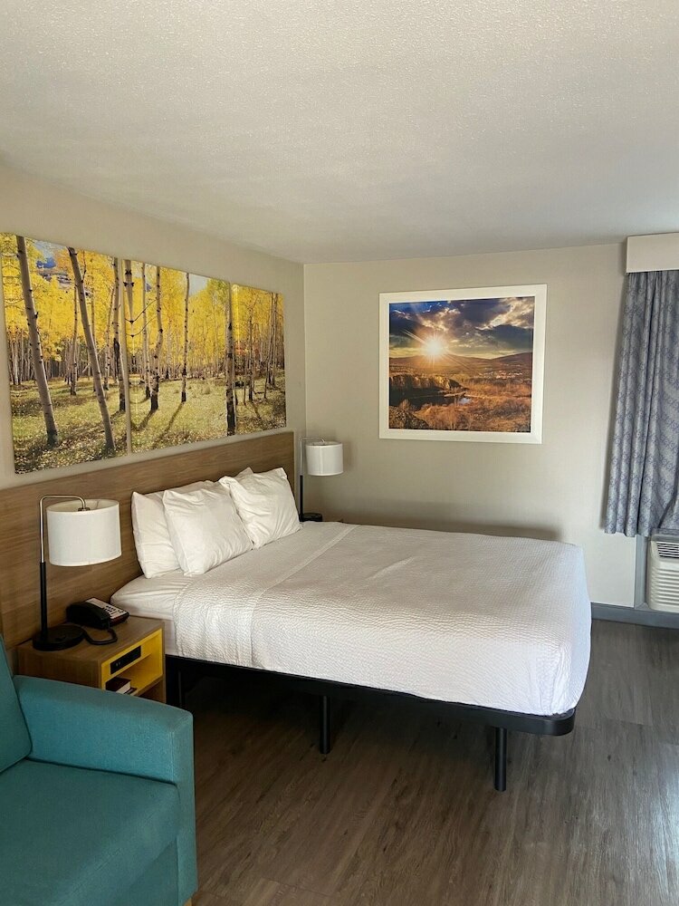 Фото Days Inn by Wyndham Worland